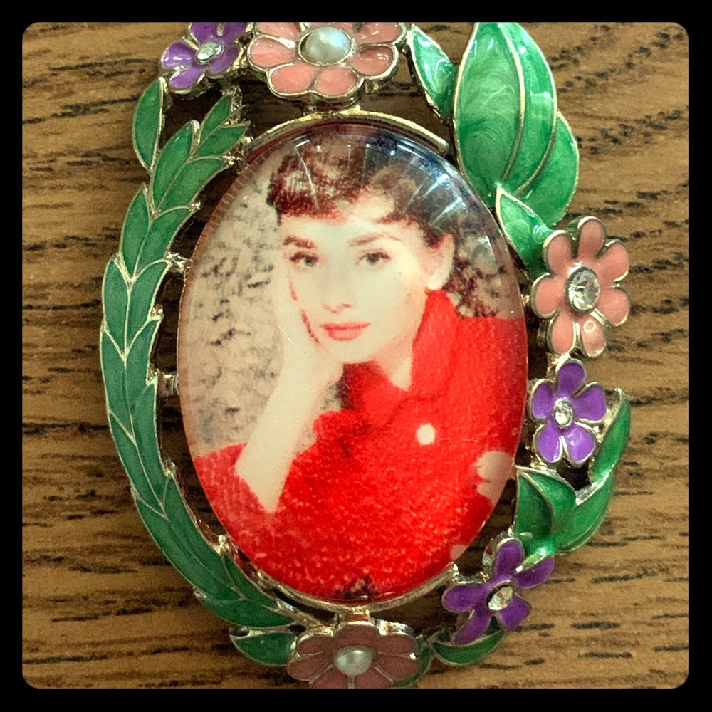 Long Audrey Hepburn Necklace